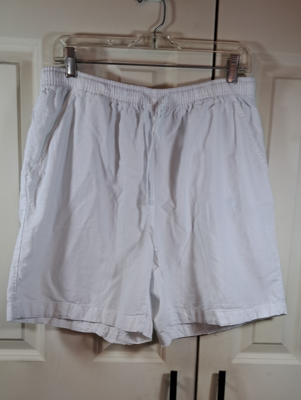 Erika Women's White Athletic Pull-On Shorts - Picture 1 of 5